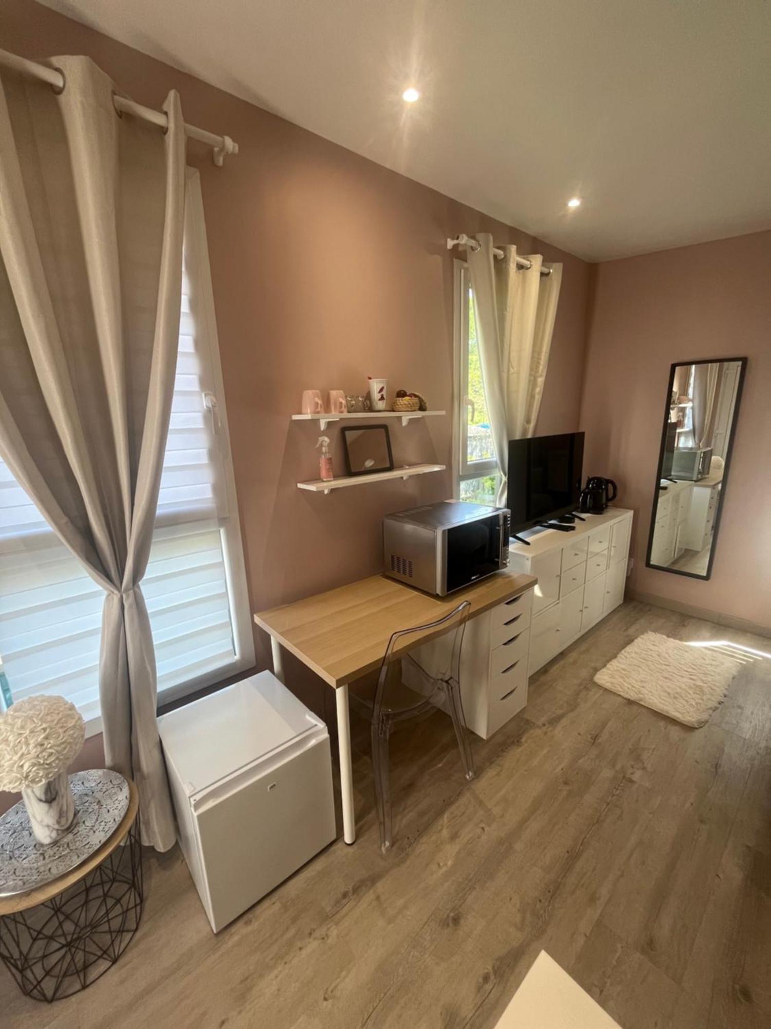Dependance Prive Homestay Saint-Thibault-des-Vignes